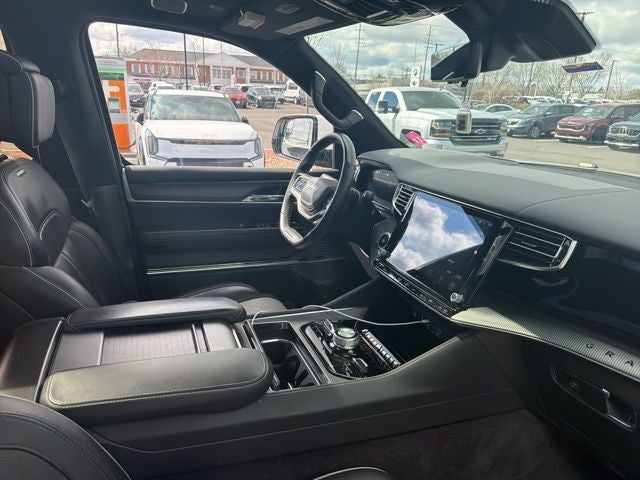 2022 Jeep Grand Wagoneer Series II