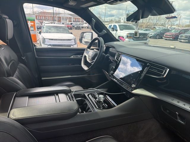 2022 Jeep Grand Wagoneer Series II