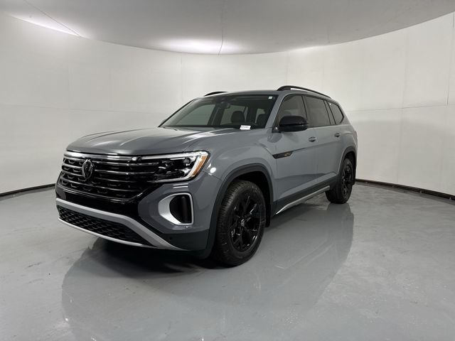 2024 Volkswagen Atlas 2.0T Peak Edition SE w/Technology