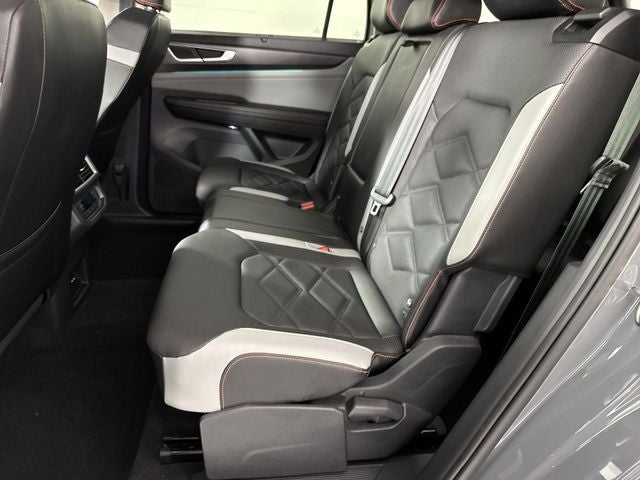 2024 Volkswagen Atlas 2.0T Peak Edition SE w/Technology