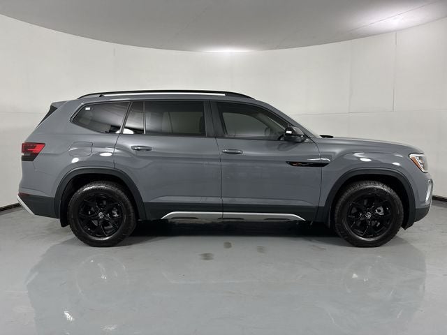 2024 Volkswagen Atlas 2.0T Peak Edition SE w/Technology