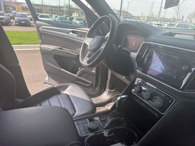 2022 Volkswagen Atlas Cross Sport 3.6L V6 SEL Premium R-Line