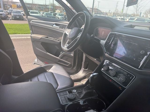 2022 Volkswagen Atlas Cross Sport 3.6L V6 SEL Premium R-Line