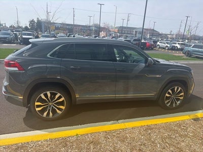 2022 Volkswagen Atlas Cross Sport 3.6L V6 SEL Premium R-Line