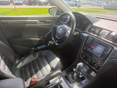 2016 Volkswagen Passat SEL Premium