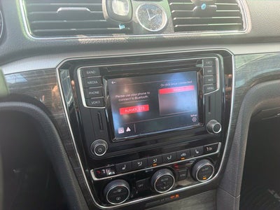 2016 Volkswagen Passat SEL Premium