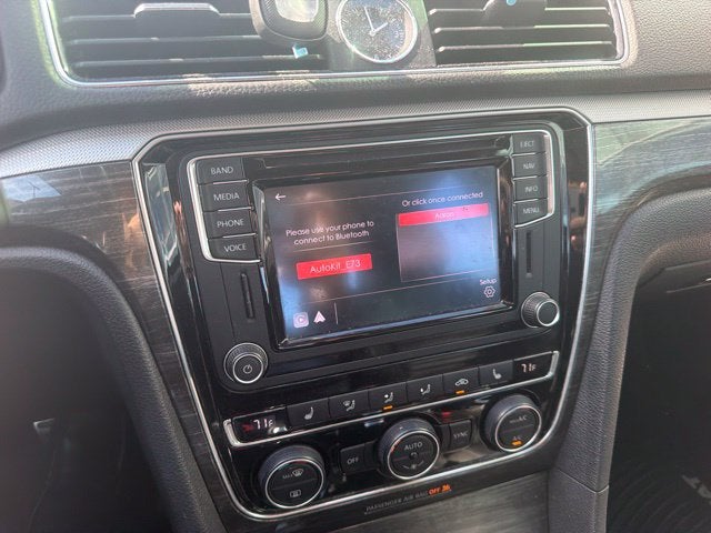 2016 Volkswagen Passat SEL Premium