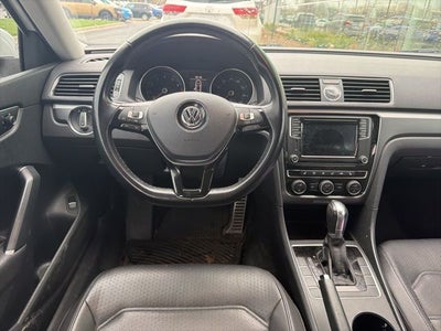 2017 Volkswagen Passat 1.8T R-Line