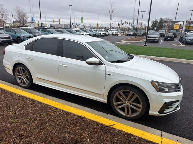 2017 Volkswagen Passat 1.8T R-Line