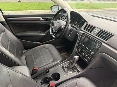 2017 Volkswagen Passat 1.8T R-Line
