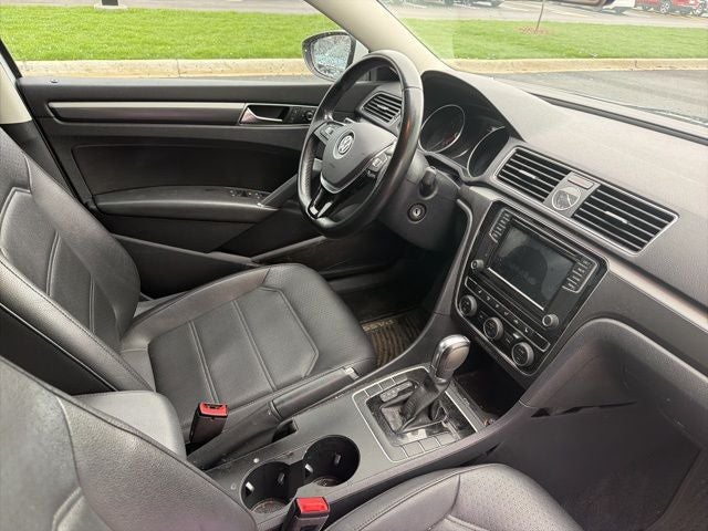 2017 Volkswagen Passat 1.8T R-Line