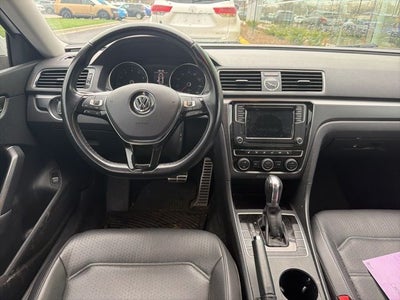 2017 Volkswagen Passat 1.8T R-Line