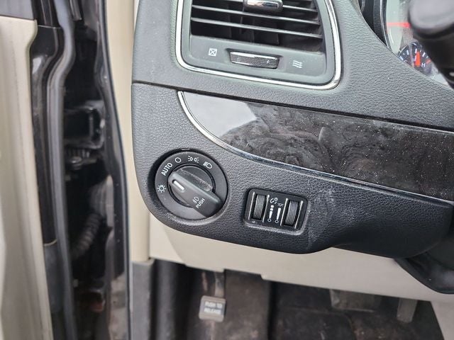 2013 Chrysler Town & Country Touring