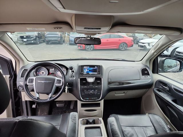 2013 Chrysler Town & Country Touring