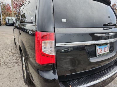 2013 Chrysler Town & Country Touring