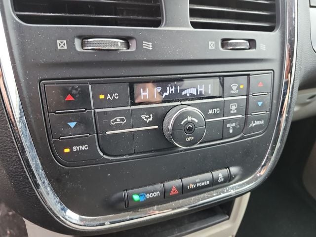 2013 Chrysler Town & Country Touring