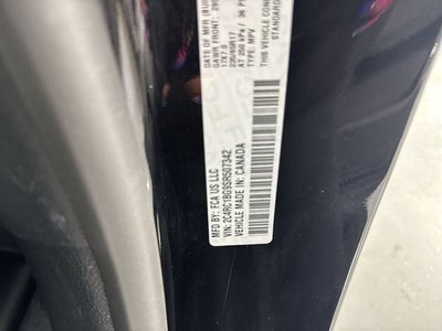 2025 Chrysler Pacifica Select