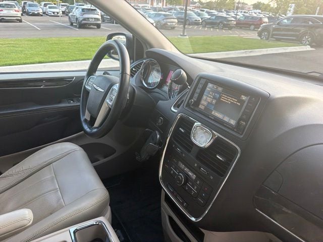 2013 Chrysler Town & Country Touring-L