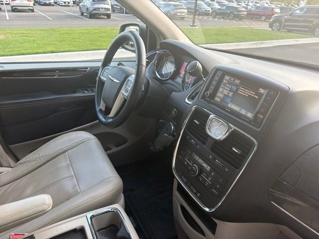 2013 Chrysler Town & Country Touring-L