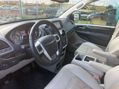 2013 Chrysler Town & Country Touring-L