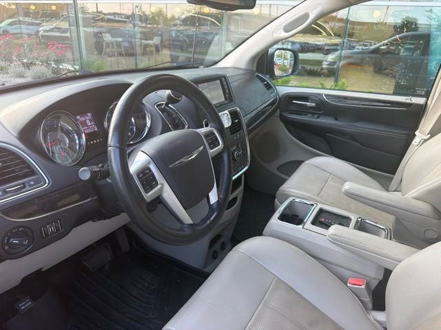 2013 Chrysler Town & Country Touring-L