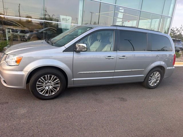 2013 Chrysler Town & Country Touring-L