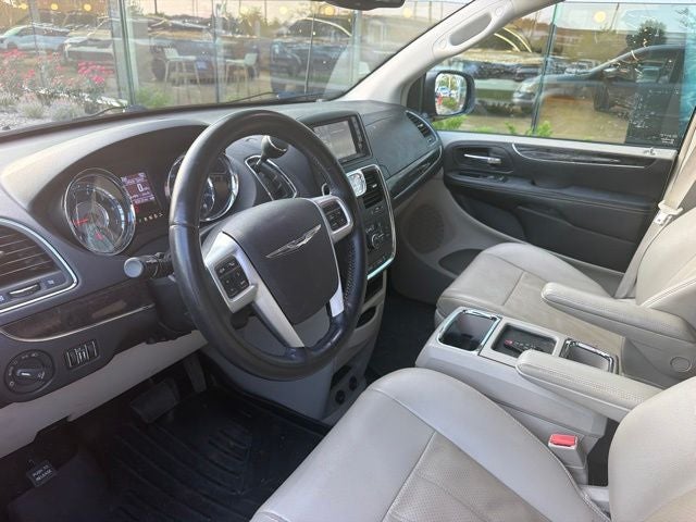 2013 Chrysler Town & Country Touring-L