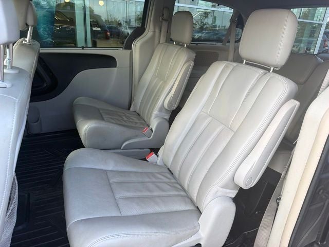 2013 Chrysler Town & Country Touring-L