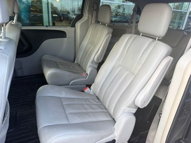 2013 Chrysler Town & Country Touring-L