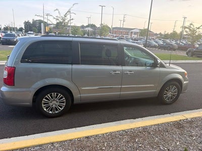 2013 Chrysler Town & Country Touring-L