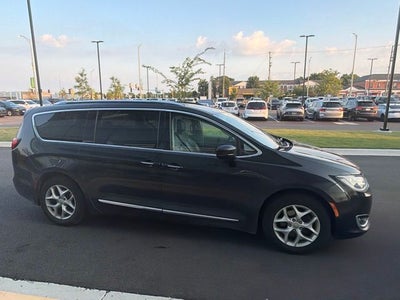 2017 Chrysler Pacifica Touring L Plus