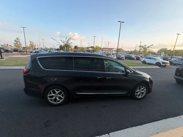 2017 Chrysler Pacifica Touring L Plus