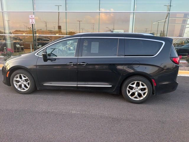 2017 Chrysler Pacifica Touring L Plus