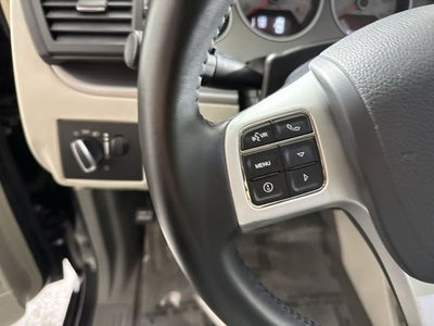 2012 Volkswagen Routan SE