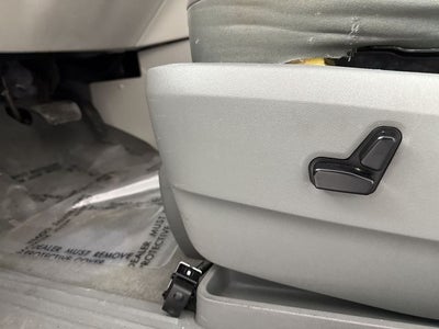 2012 Volkswagen Routan SE