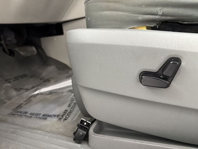 2012 Volkswagen Routan SE