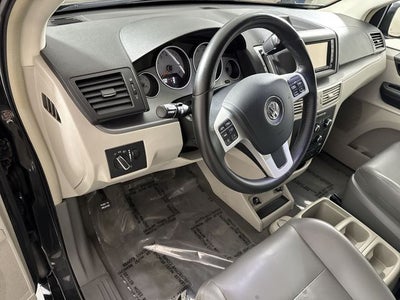 2012 Volkswagen Routan SE