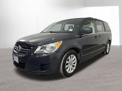 2012 Volkswagen Routan SE