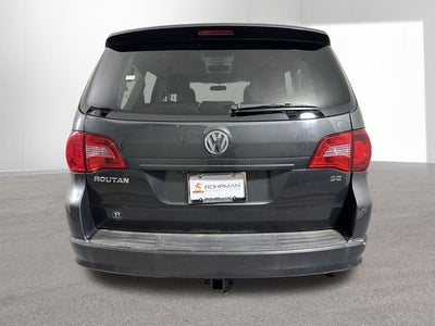 2012 Volkswagen Routan SE