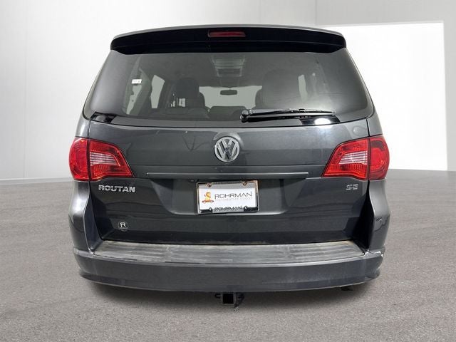 2012 Volkswagen Routan SE