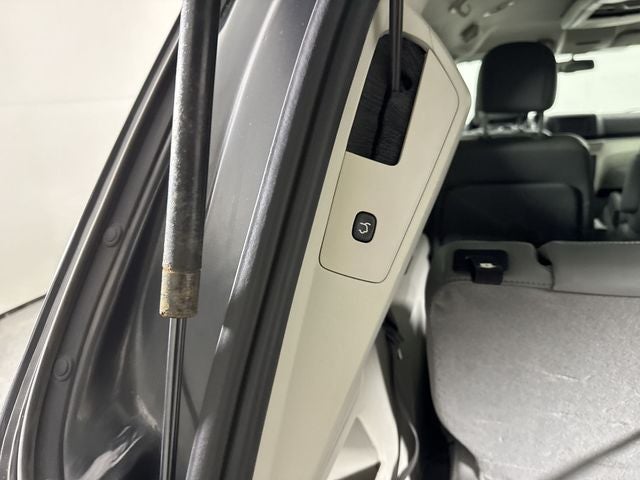 2012 Volkswagen Routan SE