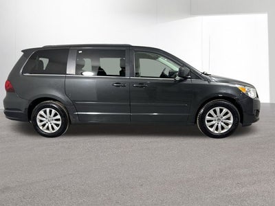 2012 Volkswagen Routan SE