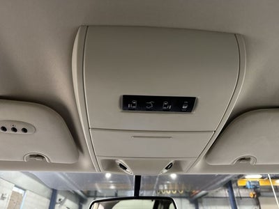 2012 Volkswagen Routan SE