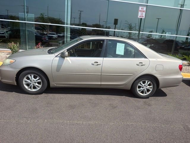 2005 Toyota Camry LE