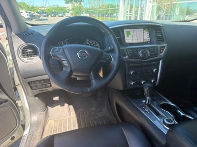 2020 Nissan Pathfinder SL