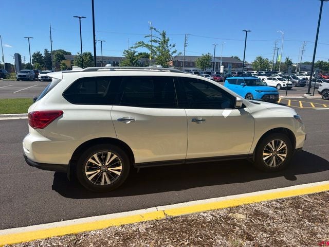 2020 Nissan Pathfinder SL