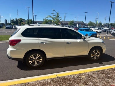 2020 Nissan Pathfinder SL