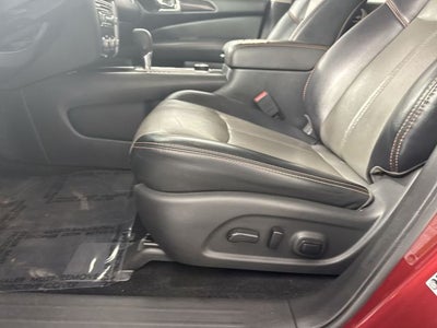 2019 Nissan Pathfinder SL