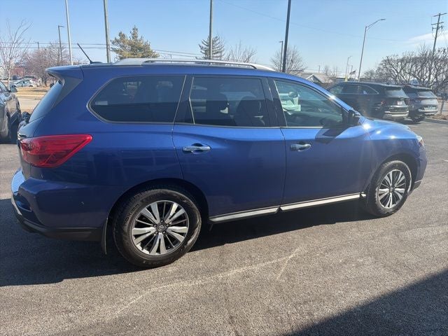 2017 Nissan Pathfinder SL
