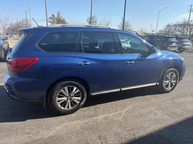 2017 Nissan Pathfinder SL